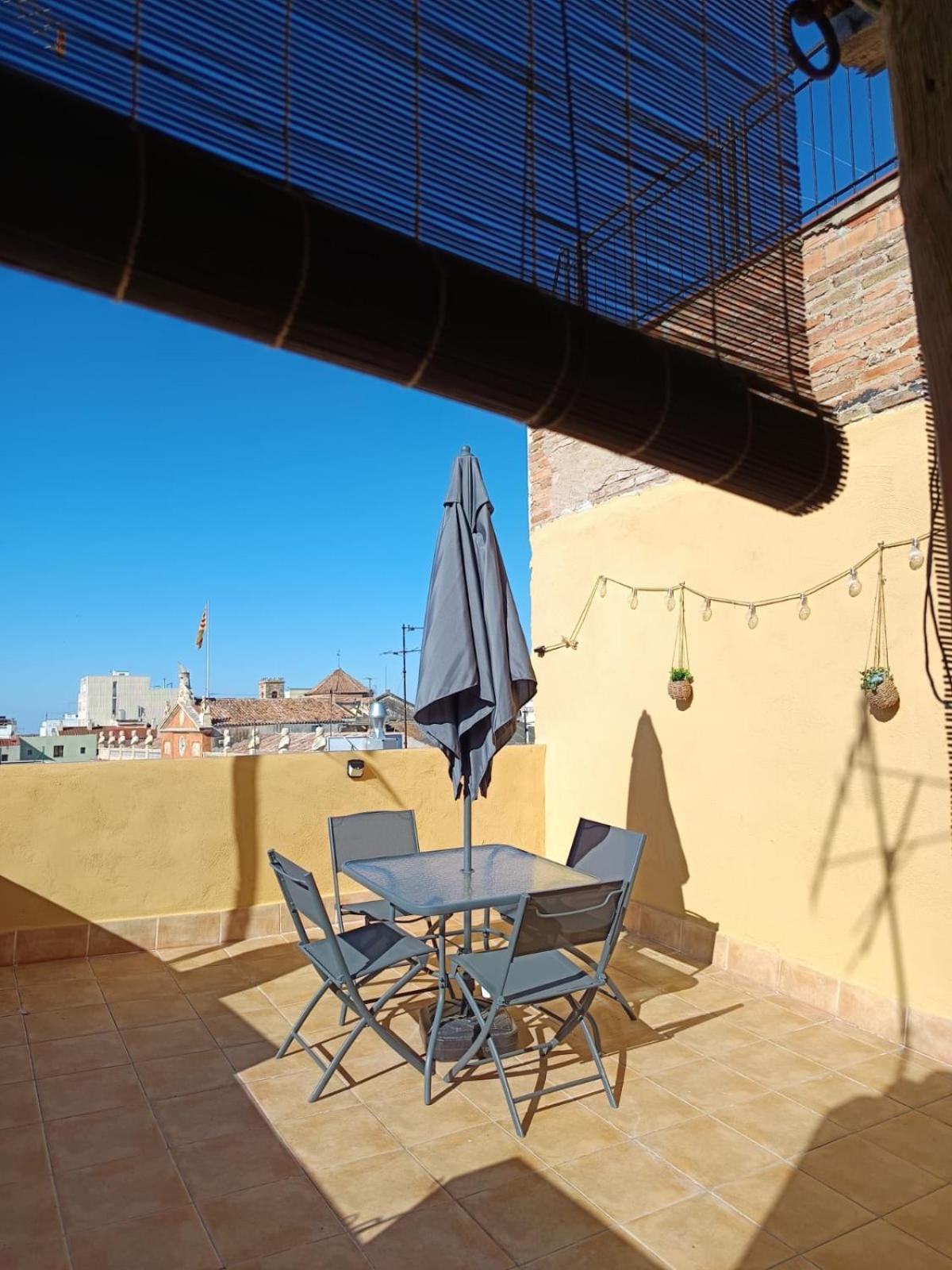 La Curiosa Del Casc Antic Apartment ตาร์ราโกนา ภายนอก รูปภาพ