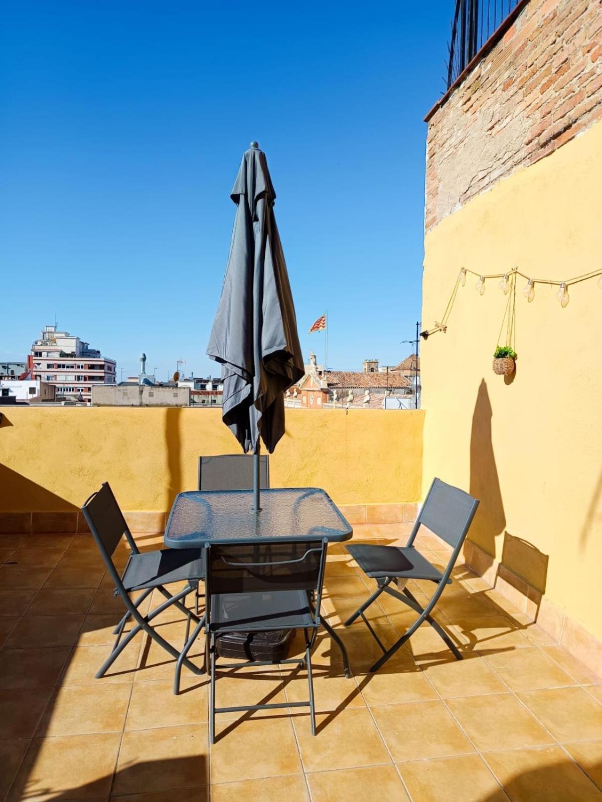 La Curiosa Del Casc Antic Apartment ตาร์ราโกนา ภายนอก รูปภาพ